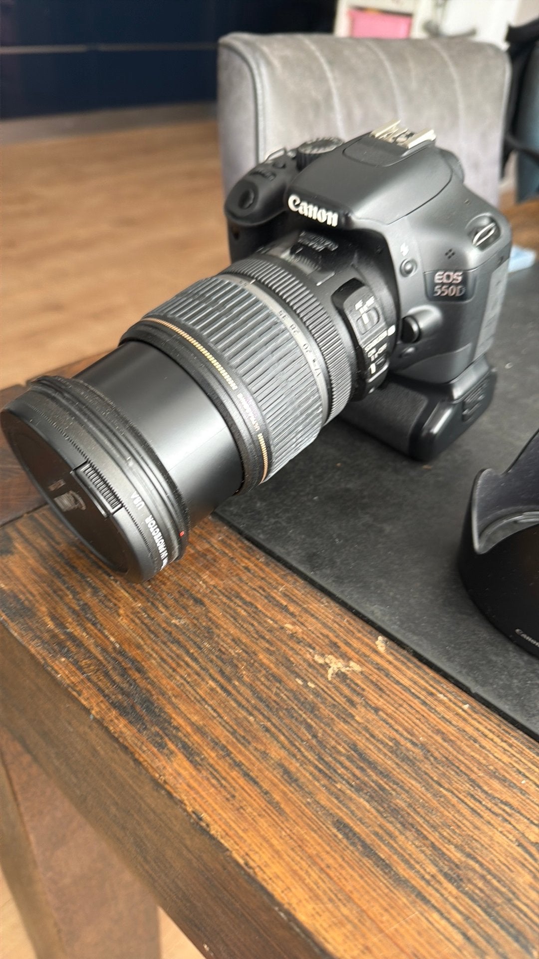 Canon 550D incl lens 17-55mm ultrasonic 77 mm uv protector, Audio, Tv en Foto, Fotocamera's Digitaal, Ophalen of Verzenden, Zo goed als nieuw