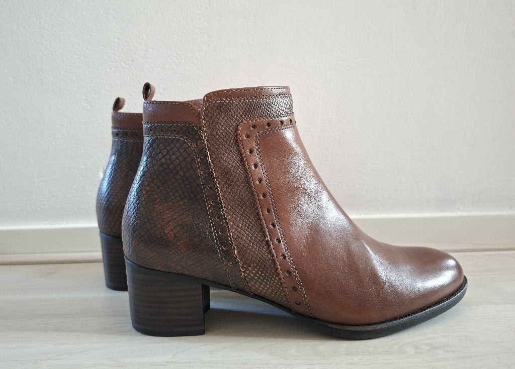 Tamaris dames enkellaarsjes cognac met blokhak maat 39, Tamaris, Bruin, Lage of Enkellaarzen, Ophalen of Verzenden
