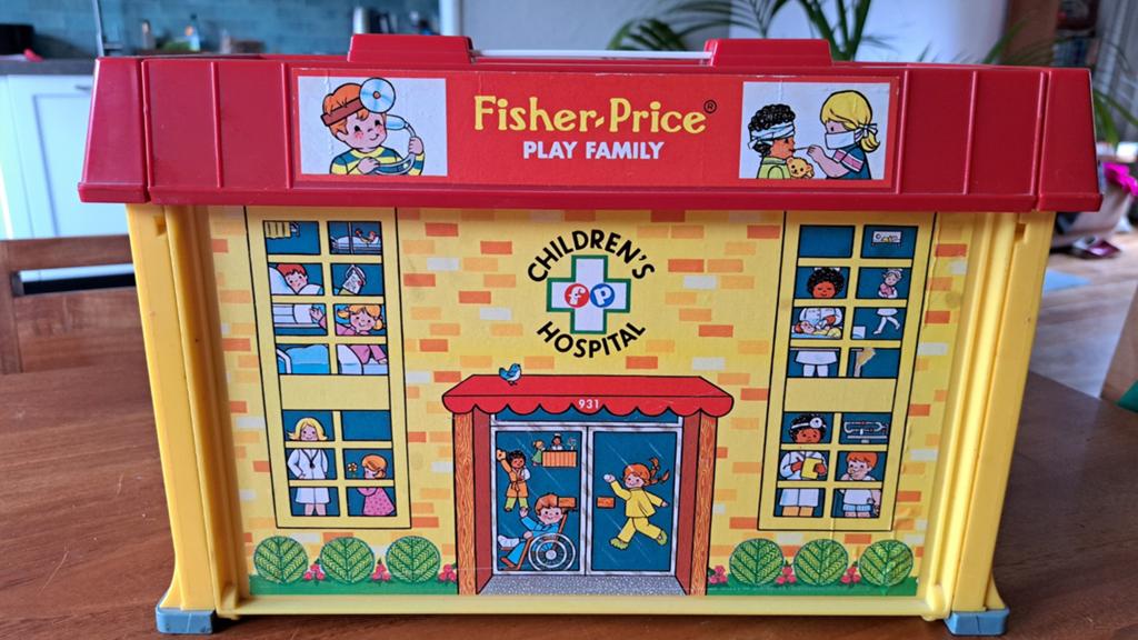 Vintage Fisher Price kinderziekenhuis, Verzamelen, Ophalen of Verzenden, Poppenhuis