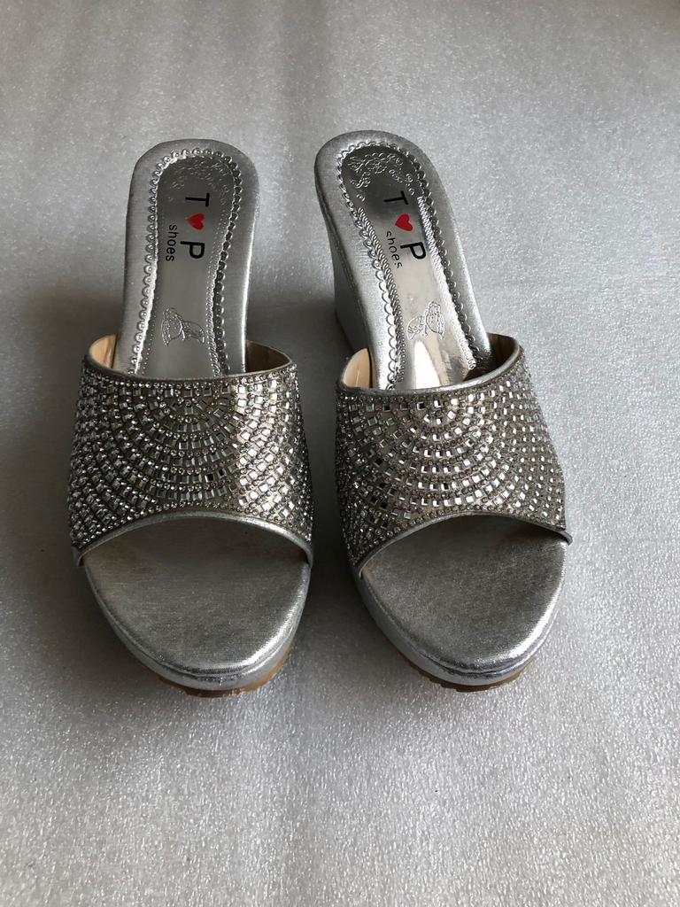 Maat 39 - T️P SHOES - instapper met SLEEHAK - ZILVERKLEUR, Overige kleuren, Instappers, Ophalen of Verzenden, Zo goed als nieuw