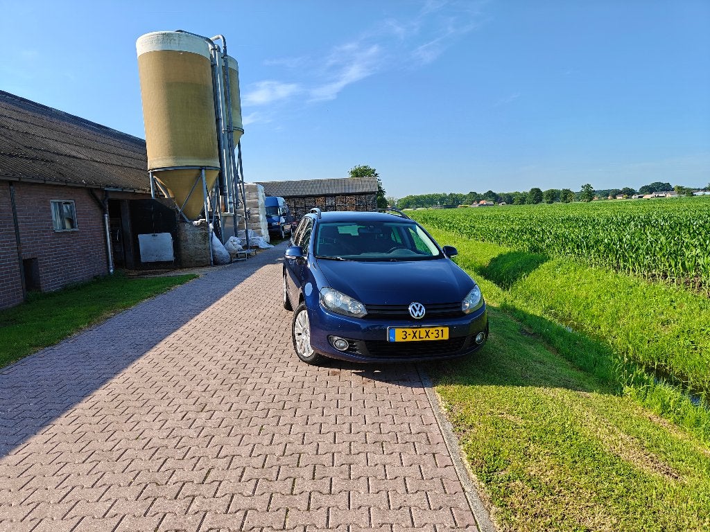 Volkswagen Golf 1.6 TDI 77KW Variant 2010 Blauw, Auto's, Volkswagen, Voorwielaandrijving, Blauw, 154 €/maand, 104 pk