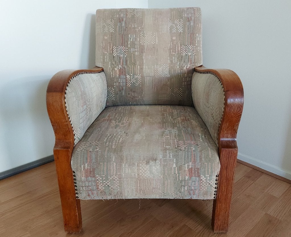 Nostalgische fauteuil met houten frame en armleuningen, Ophalen, Gebruikt, Minder dan 75 cm, Stof