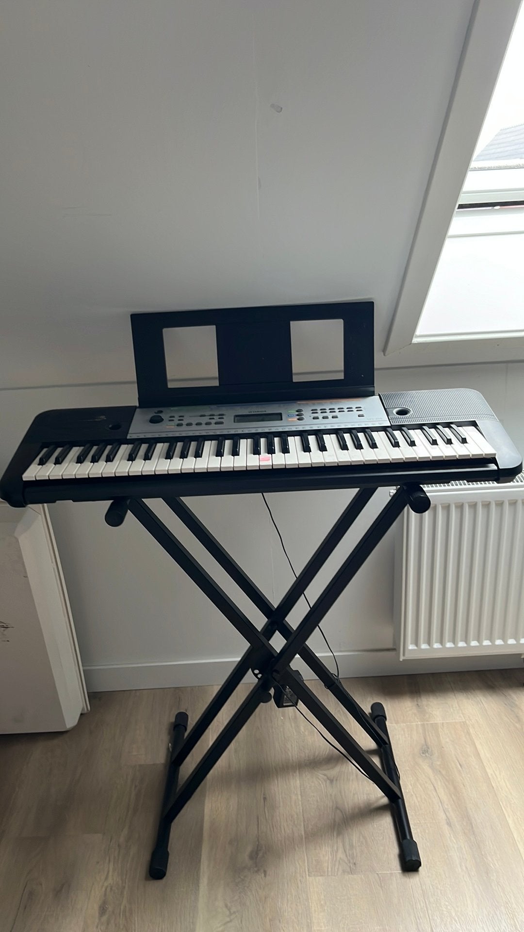Yamaha YPT-255 keyboard met standaard – compleet en netjes, Muziek en Instrumenten, Ophalen, 61 toetsen, Yamaha, Zo goed als nieuw