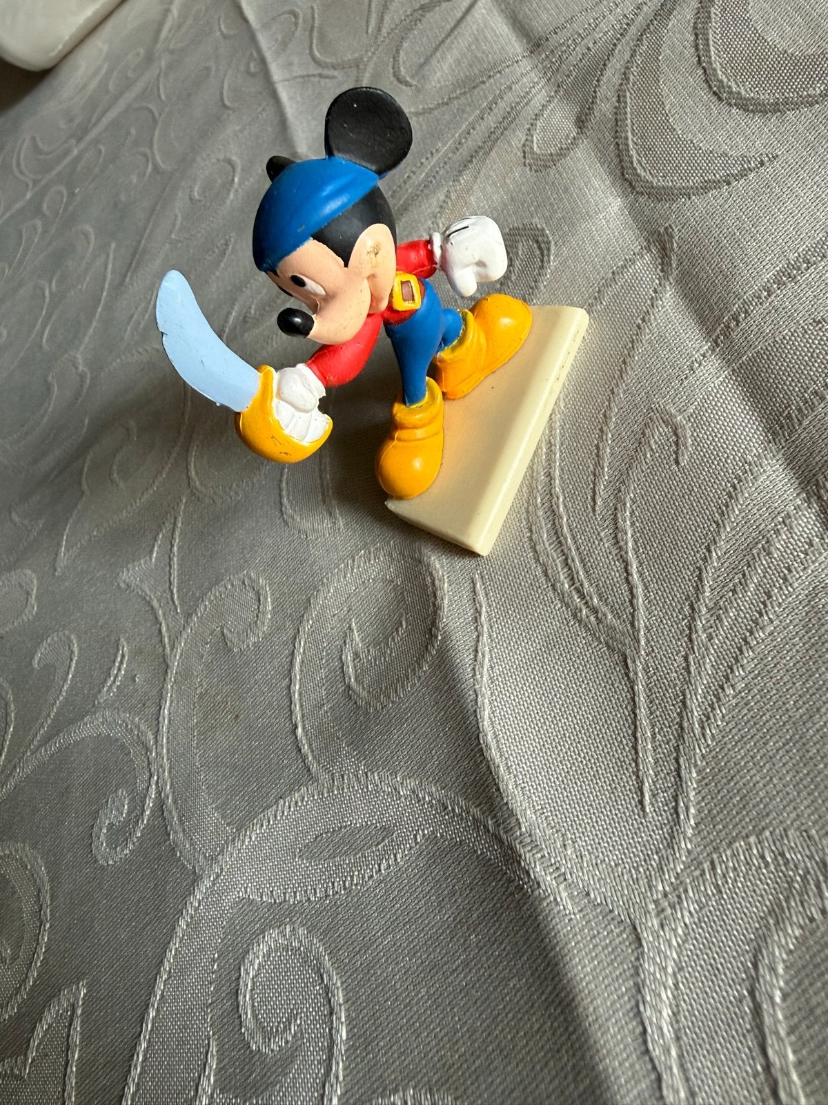 Vintage Disney Mickey Mouse Piraat Beeldje Grosvenor, Verzamelen, Ophalen of Verzenden, Mickey Mouse, Gebruikt, Beeldje of Figuurtje