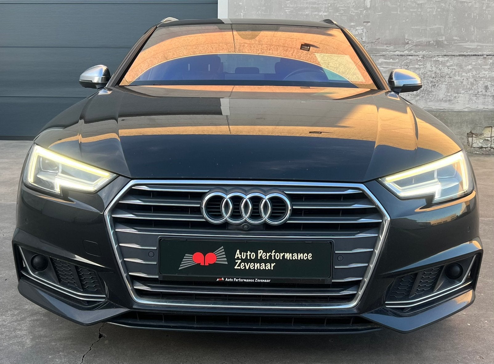 Audi A4 3.0 TDI 272pk Tiptronic Quattro 2017 Zwart, Auto's, Audi, 197 €/maand, A4, Zwart, Leder