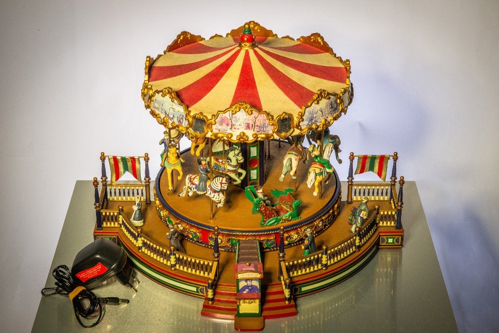 Mr. Christmas Caroucel, Ophalen, Gebruikt
