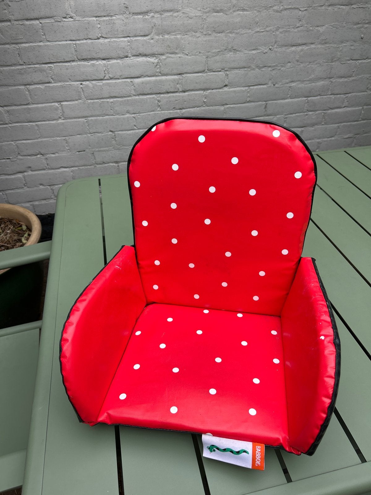 Babboe zitkussen rood met witte stippen, Ophalen, Zo goed als nieuw
