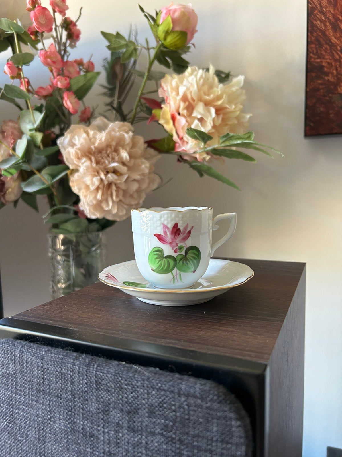 Herend Hongarije Cyclamen kopje met gratis schotel, Ophalen of Verzenden