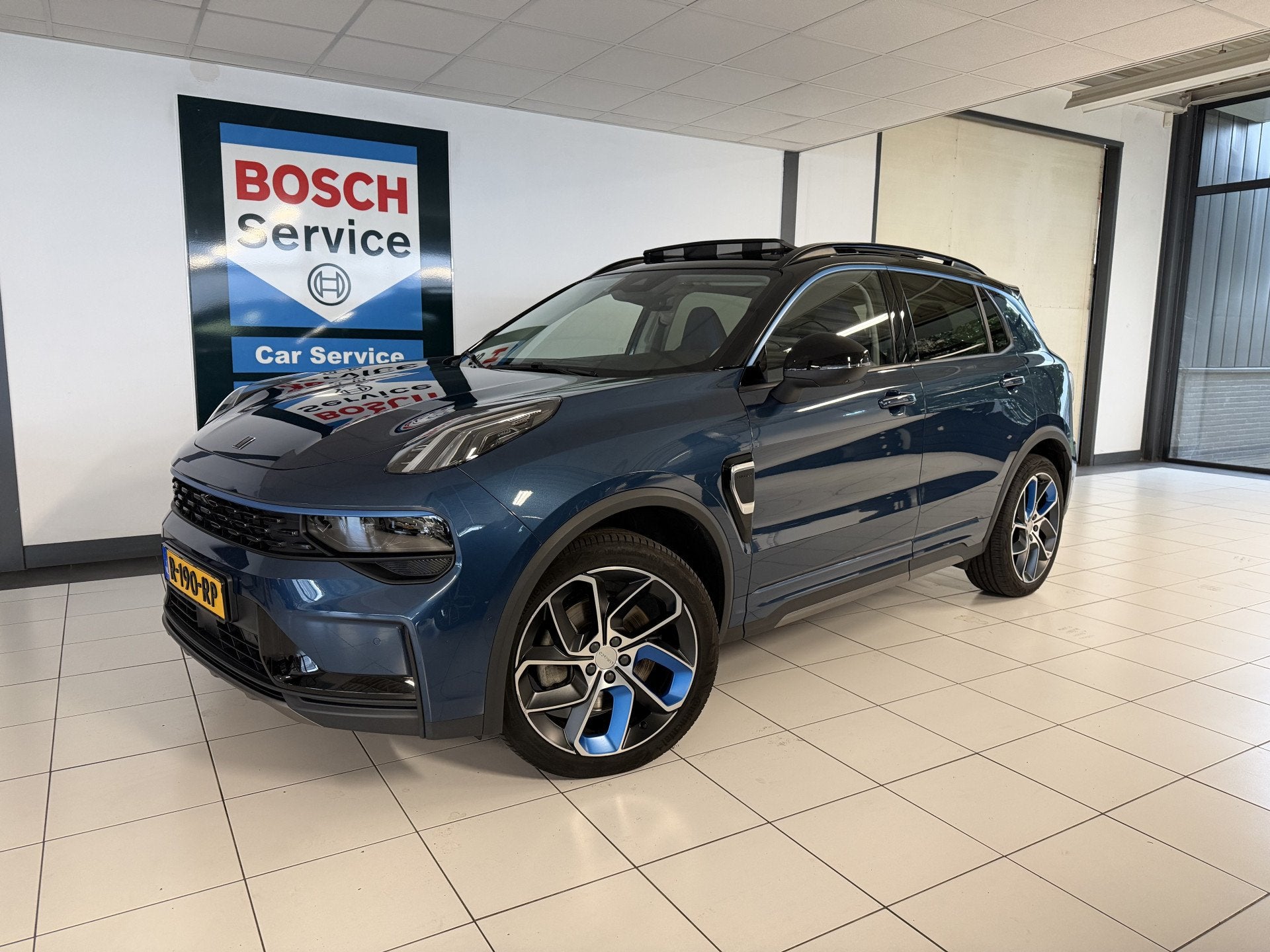 Lynk & Co 01 1.5 Phev Panoramadak /360 camera / Carplay /vir, Auto's, 12 maanden, Stof, Euro 6, Blauw