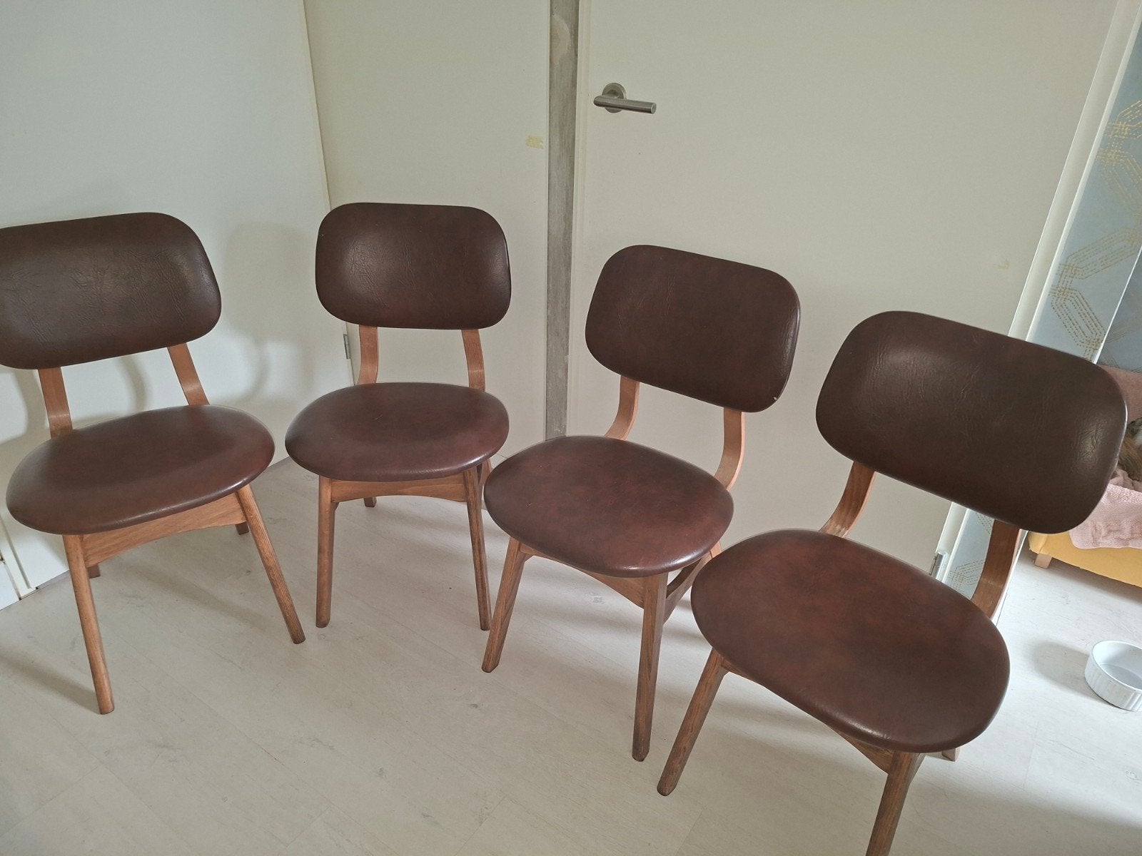 4x midcentury eetkamerstoelen, Ophalen