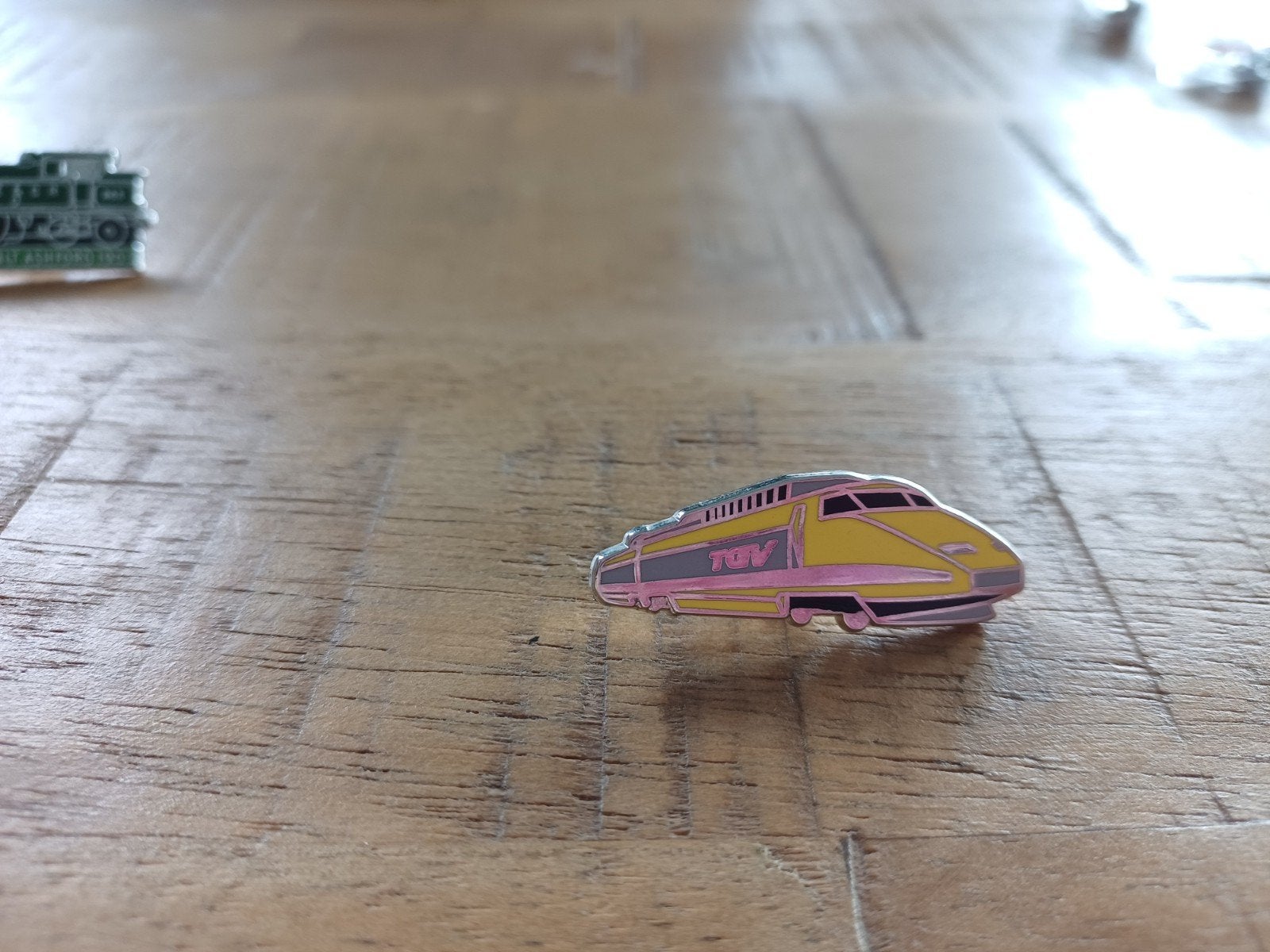 TGV GEEL pin, Ophalen of Verzenden, Nieuw