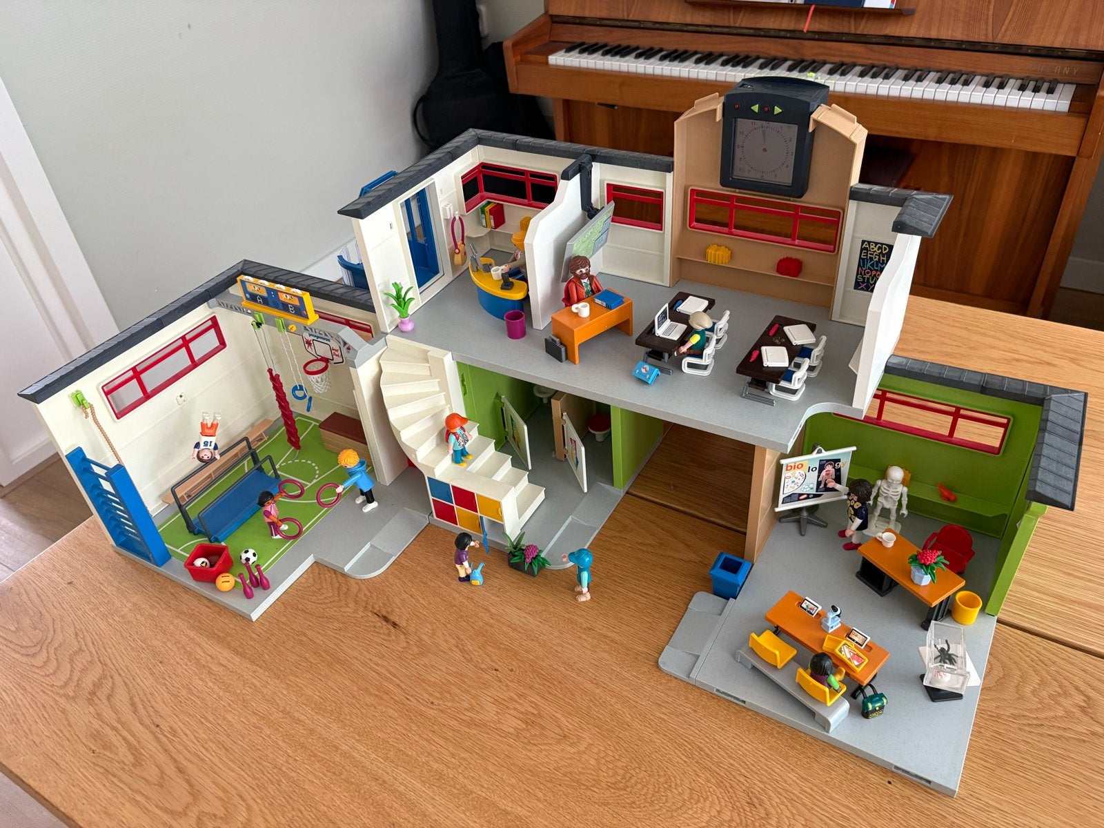 Playmobil City Life Grote School (9453) en gymzaal (9454), Gebouw, Complete set, Ophalen of Verzenden, Zo goed als nieuw