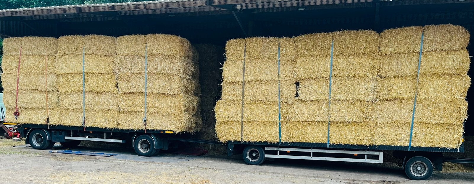 Grote balen gerste stro, Ophalen
