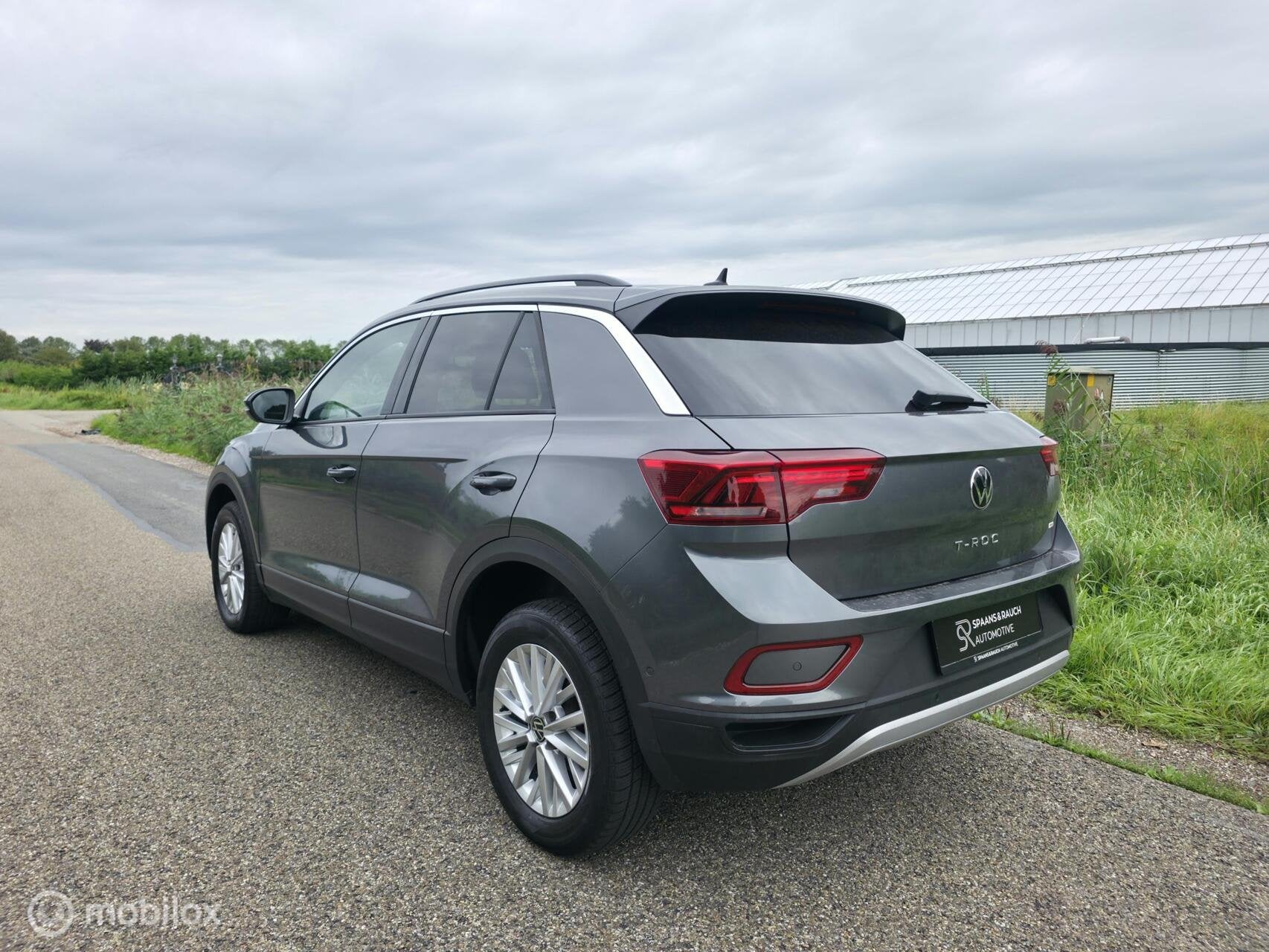 Volkswagen T-Roc 1.5 TSI / Navi / Camera / Carplay / Stoelv., Auto's, Zwart, 4 cilinders, 150 pk, Bedrijf