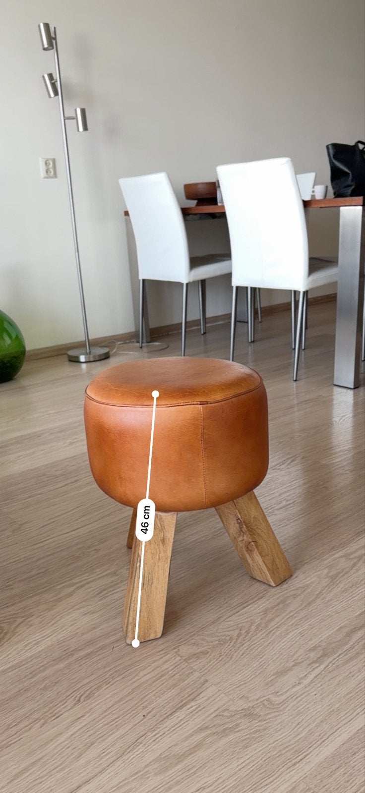 Leren krukje met houten poten - 46 cm hoog, Huis en Inrichting, Ophalen, Gebruikt, Hout