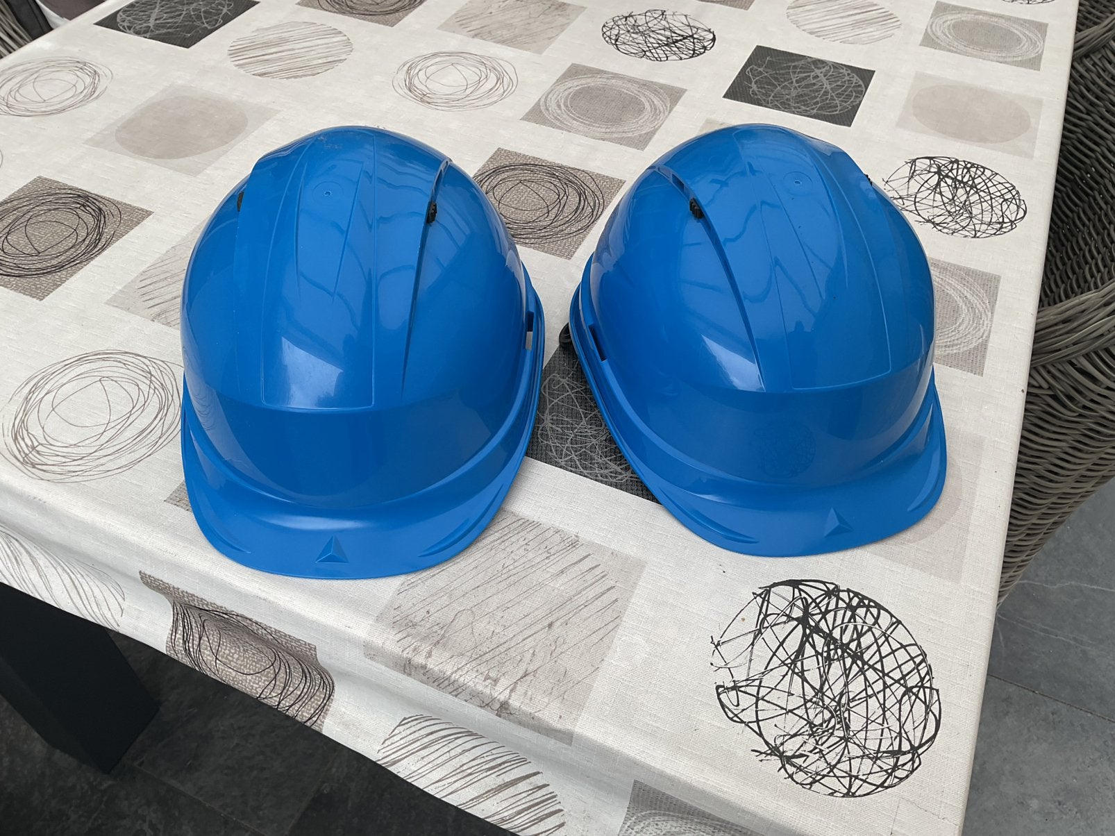 2 NIEUWE VEILIGHEIDS HELMEN, Ophalen of Verzenden, Nieuw