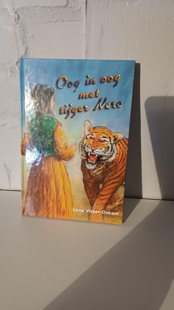 L. Visser-Oskam - Oog in oog met tijger Nero, Boeken, Ophalen of Verzenden, Gelezen, L. Visser-Oskam, Fictie algemeen