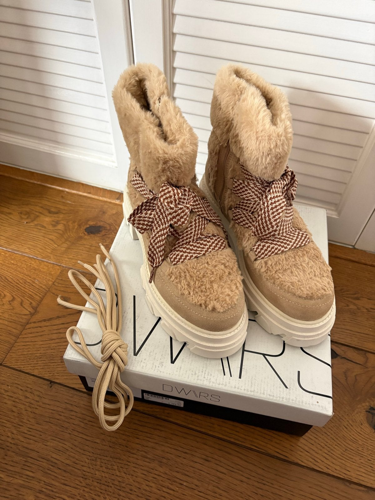 DWARS Harbin Beige Laarzen - Maat 40, Ophalen of Verzenden, Nieuw, Beige, Lage of Enkellaarzen