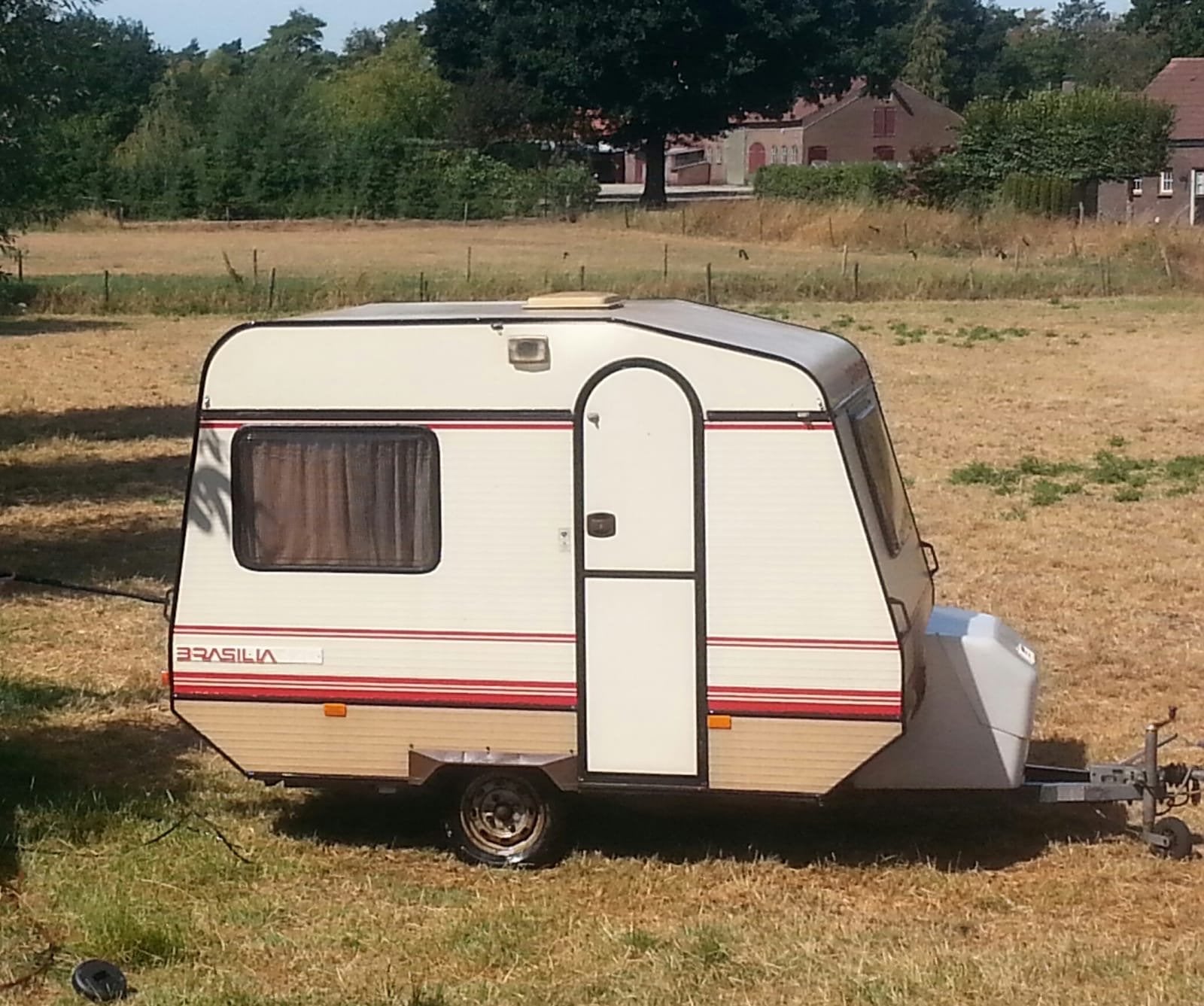 Compacte Caravelair Brasilia retro caravan met voortent, Ophalen, Gebruikt