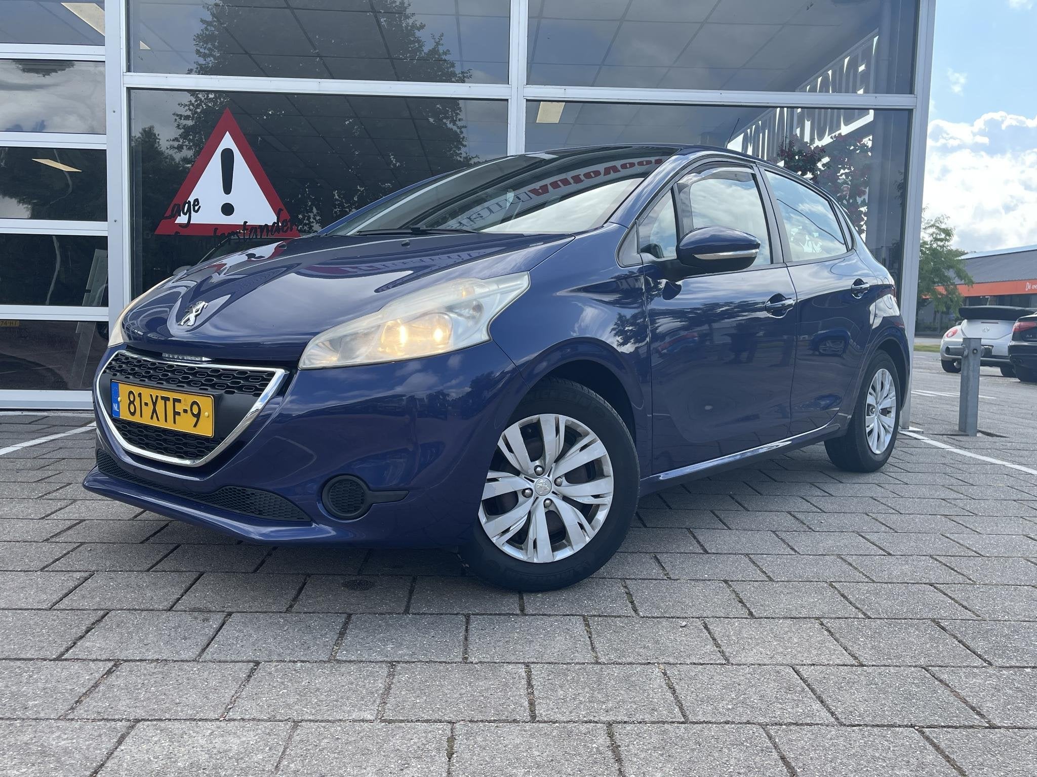 Peugeot 208 1.2 VTi Access / 5drs/Cruise/Airco/Dealer onderh, Voorwielaandrijving, Euro 5, Stof, Gebruikt