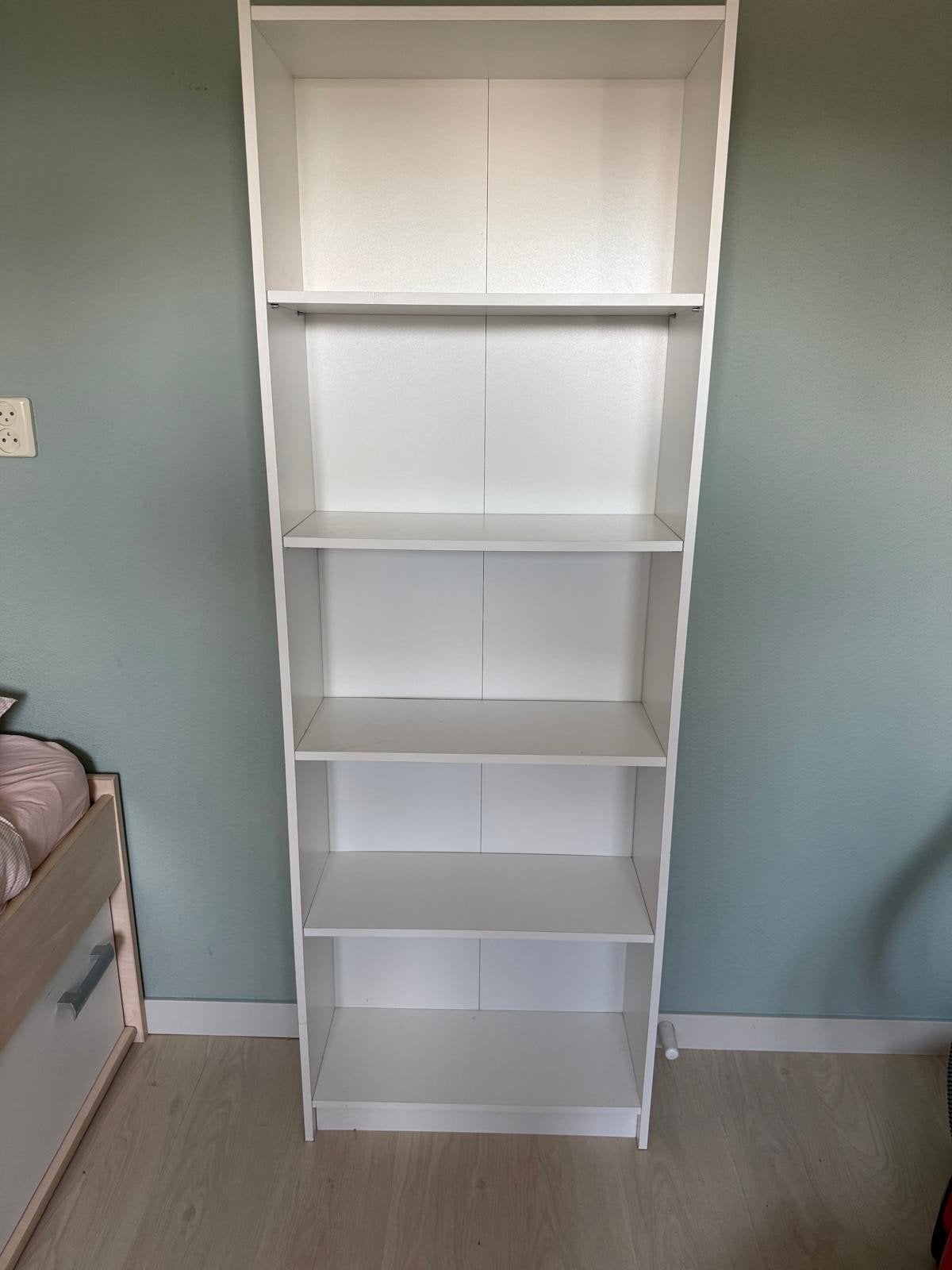 Witte Boekenkast met 5 Planken - Gebruikt, Ophalen, Met plank(en), Minder dan 50 cm, Gebruikt