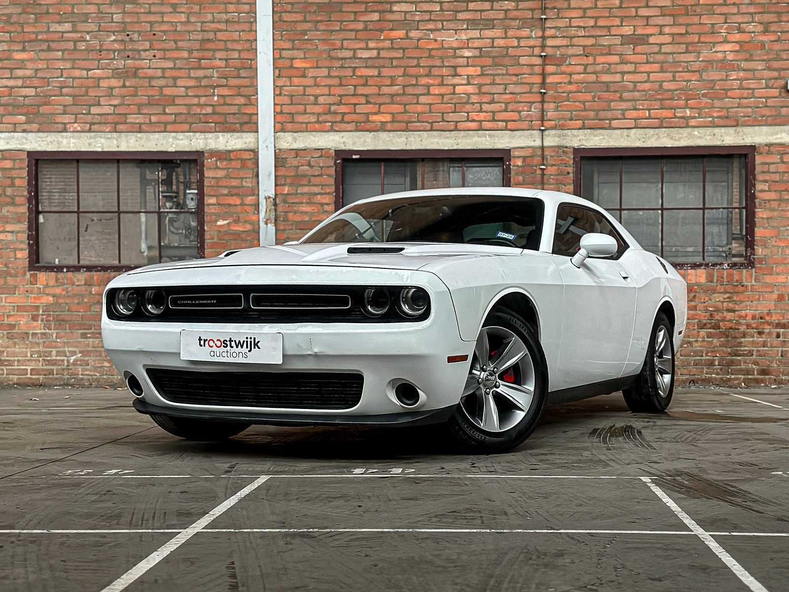 Dodge Challenger SXT 3.6 V6 305pk 2016, Auto's, Automaat, Gebruikt, Cabriolet, Bedrijf