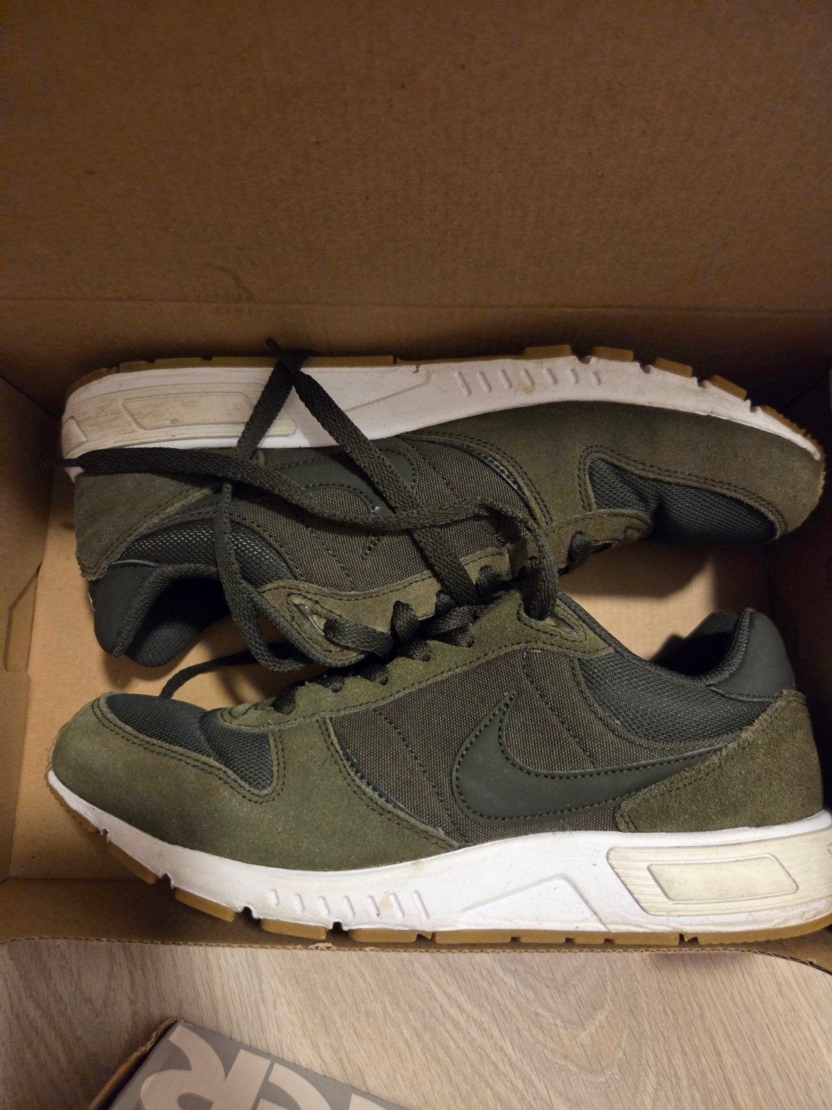 nike nightgazer, Ophalen of Verzenden, Zo goed als nieuw, Sportschoenen