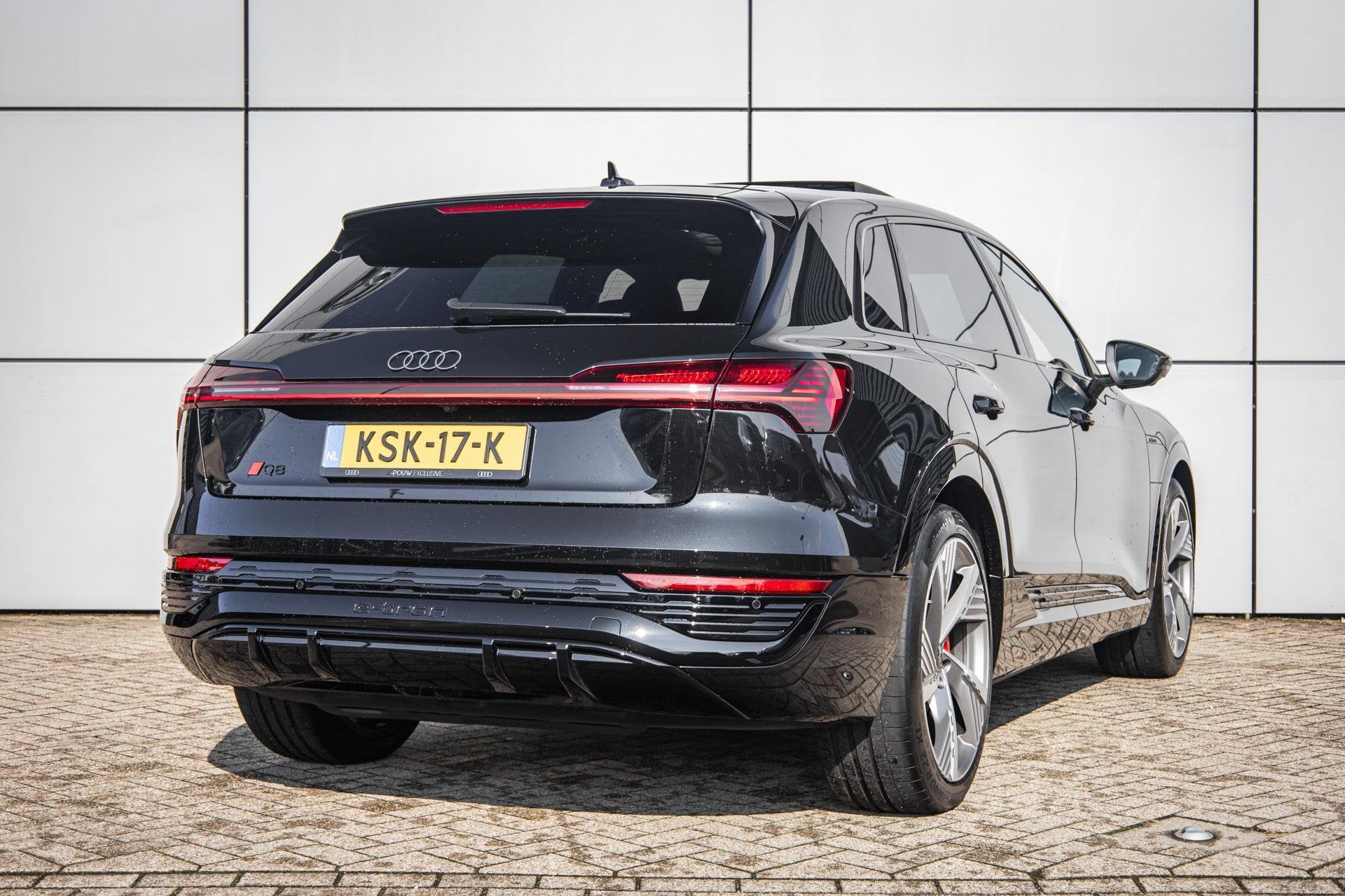 Audi Q8 e-tron 55 408pk quattro S Edition 115 kWh | Panorama, Auto's, Automaat, Zwart, Leder, Vierwielaandrijving