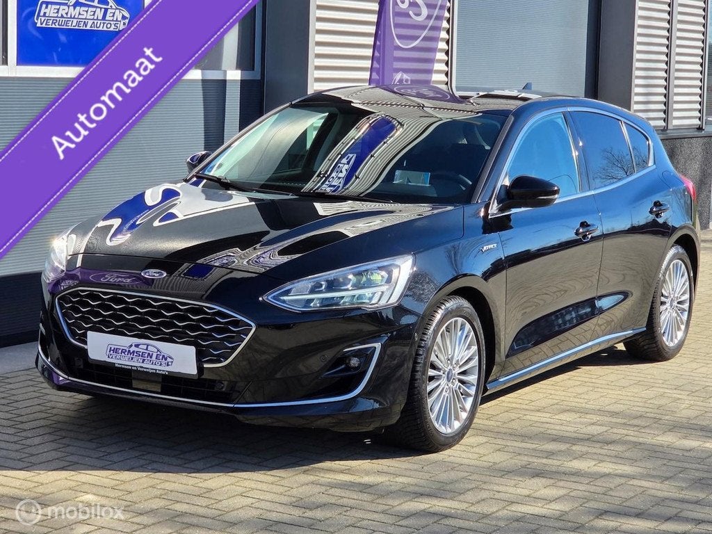 Ford Focus 1.0 EcoBoost 125pk automaat Vignale zeer luxe, 125 pk, Gebruikt, Zwart, Leder