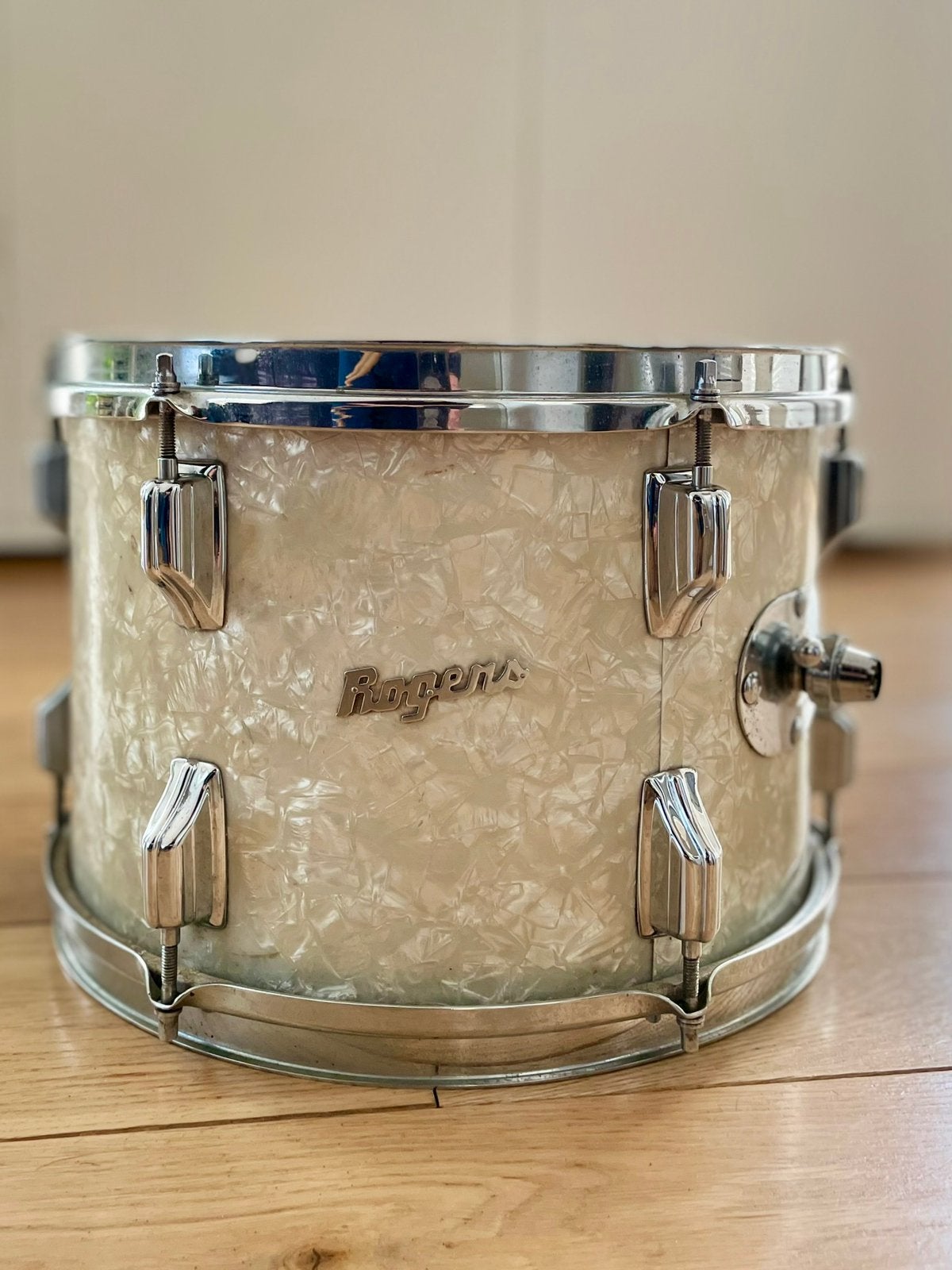 Vintage Rogers USA tom drum, White Marine Pearl, 34 x 25 cm, Muziek en Instrumenten, Drumstellen en Slagwerk, Ophalen, Zo goed als nieuw
