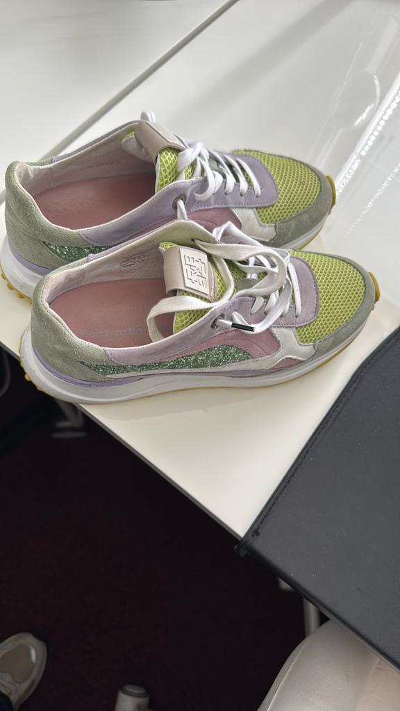 Gloris van Bommel dames sneakers, Kleding | Dames, Schoenen, Overige kleuren, Ophalen of Verzenden, Sneakers of Gympen, Zo goed als nieuw