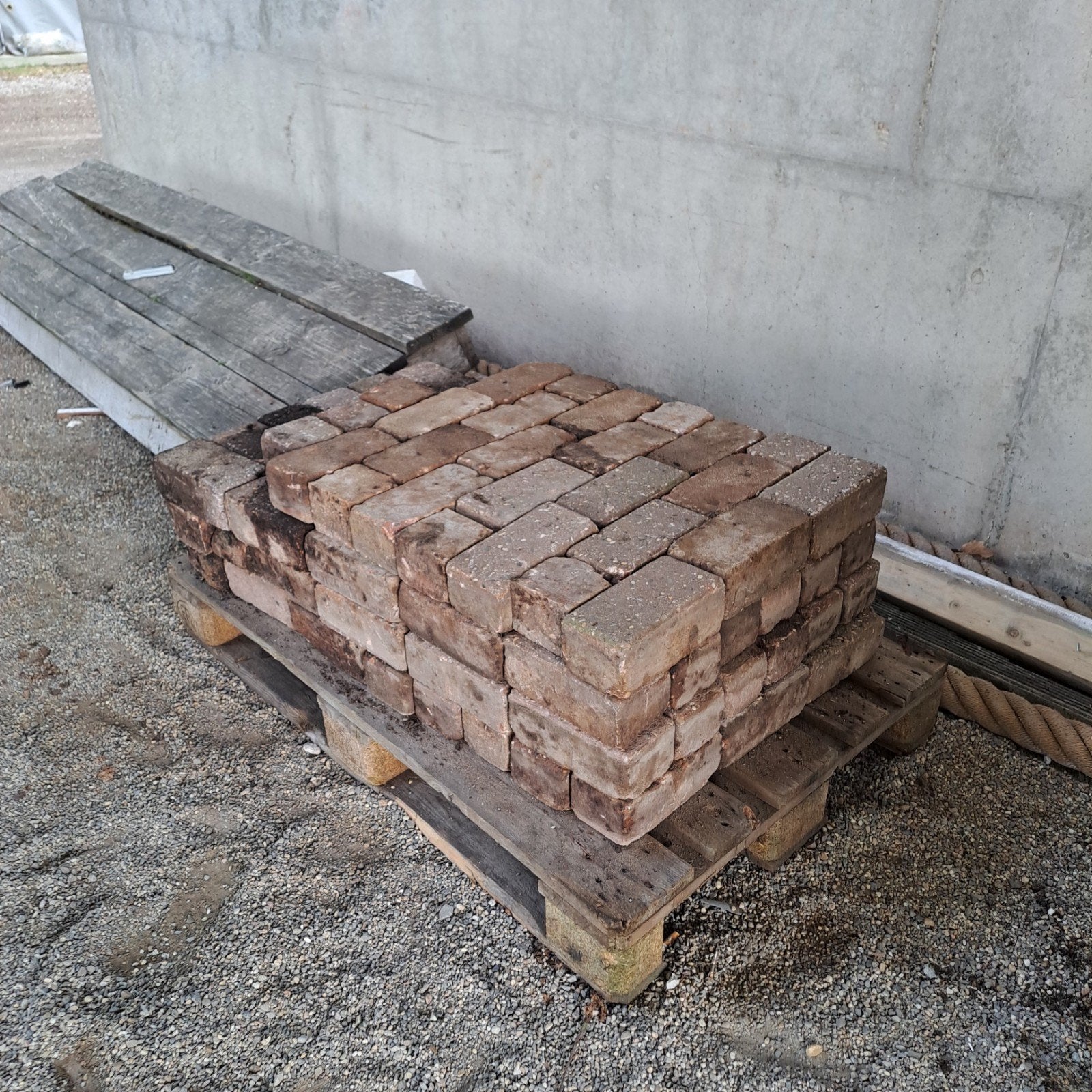 Gebruikte klinkers, ca. 80 stuks op pallet, Ophalen, Gebruikt, Beton, Klinkers
