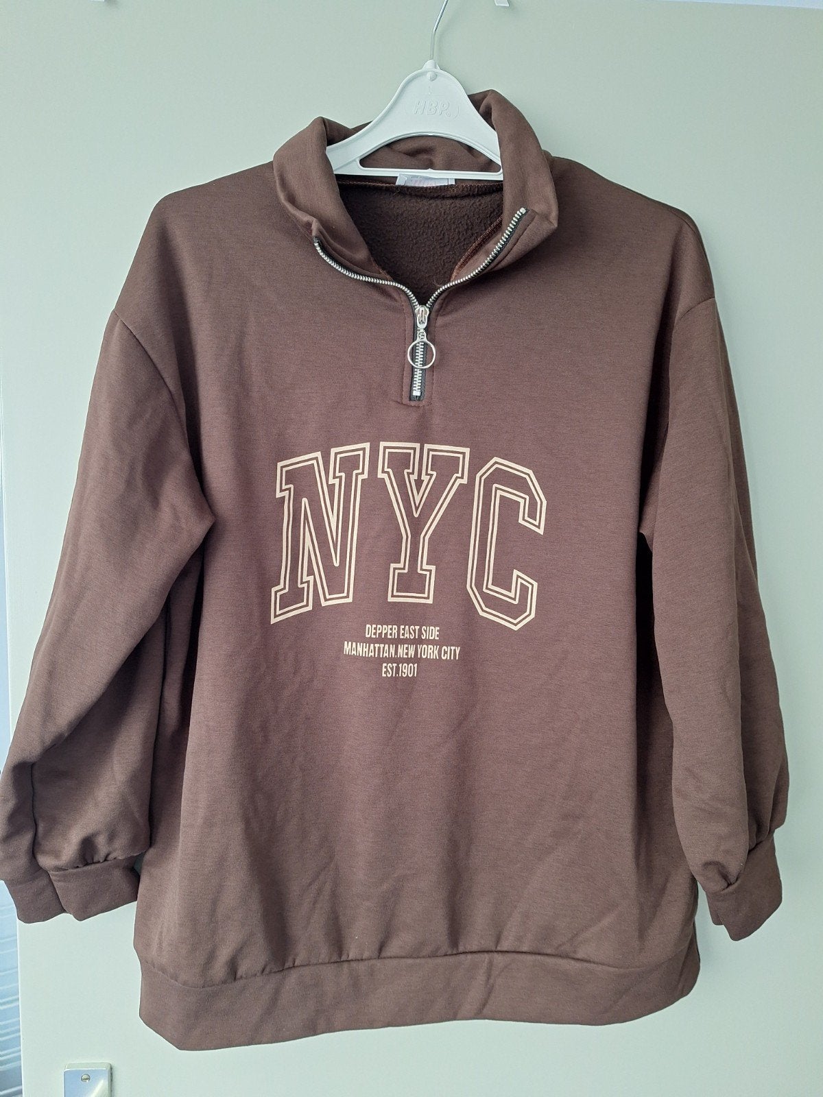 nieuwe bruine sweater, trui., Ophalen of Verzenden, Nieuw, Maat 38/40 (M), Bruin