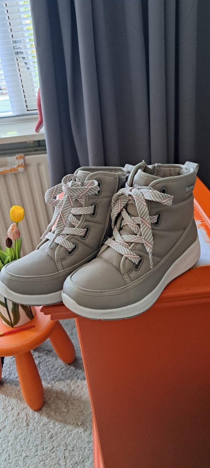 Waterproof skechers arch fit maat 36, Ophalen, Zo goed als nieuw, Zwart, Sneakers of Gympen