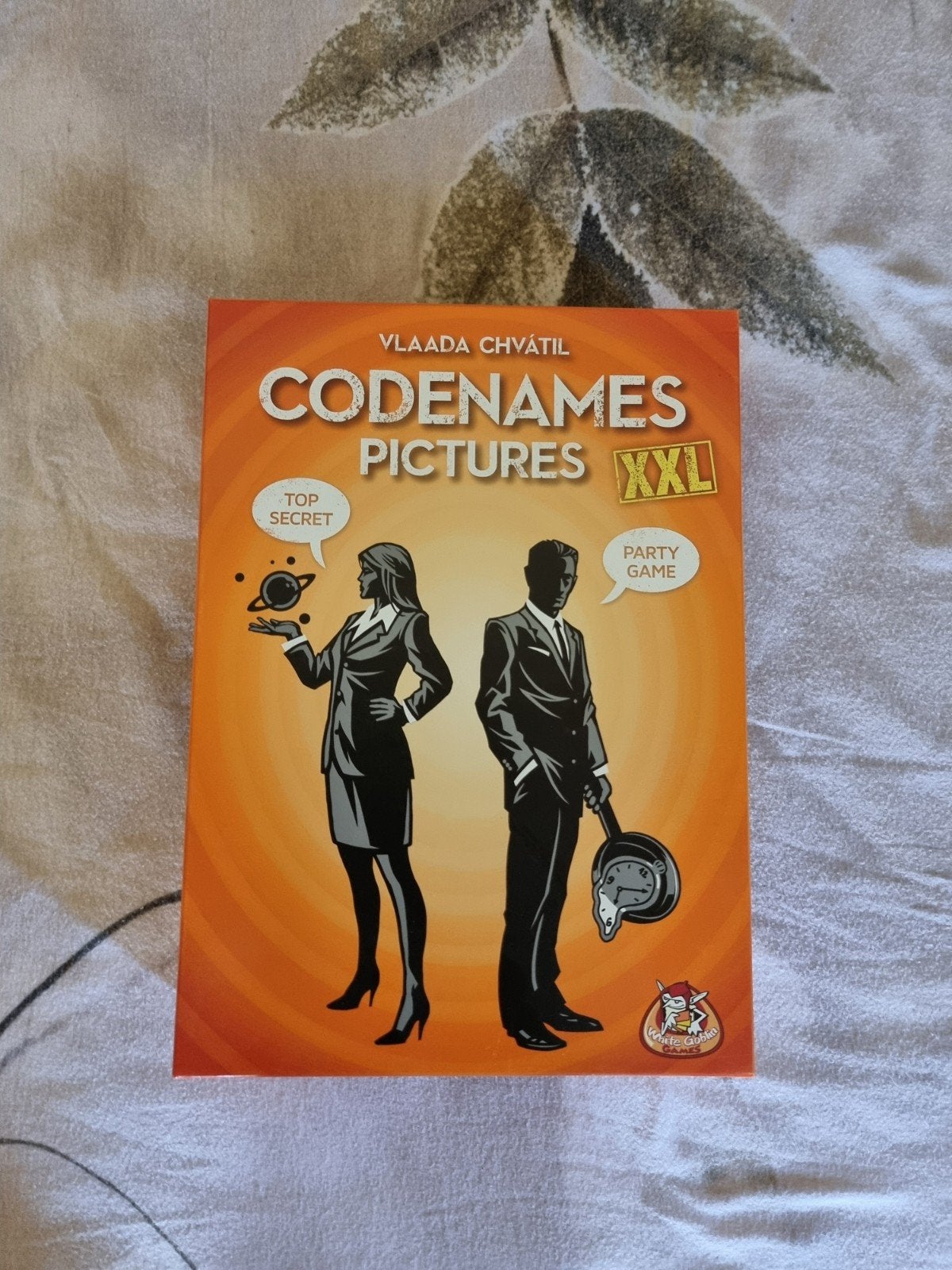 Codenames pictures XXL, Hobby en Vrije tijd, Gezelschapsspellen | Kaartspellen, Ophalen of Verzenden, Zo goed als nieuw