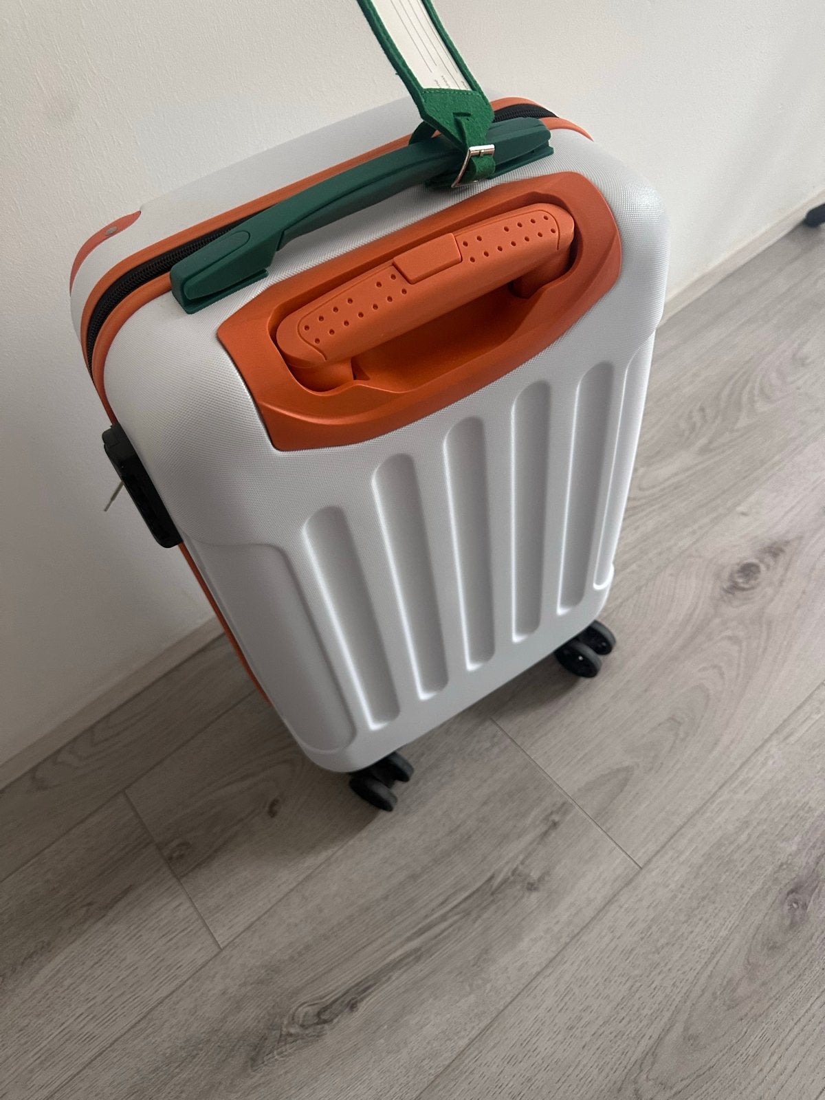 Nieuwe Postcodeloterij koffer - Handig formaat, Sieraden, Tassen en Uiterlijk, 50 tot 60 cm, Hard kunststof, Nieuw, Ophalen of Verzenden