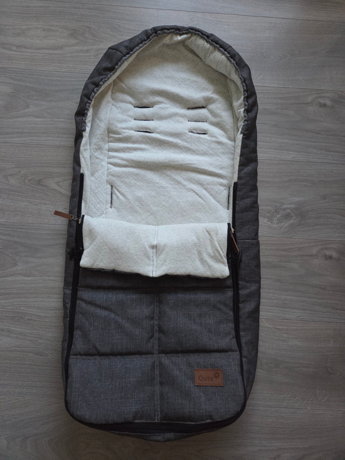 Voetenzak | Qute | Grijs | €20, Ophalen of Verzenden, Zo goed als nieuw, Voetenzak