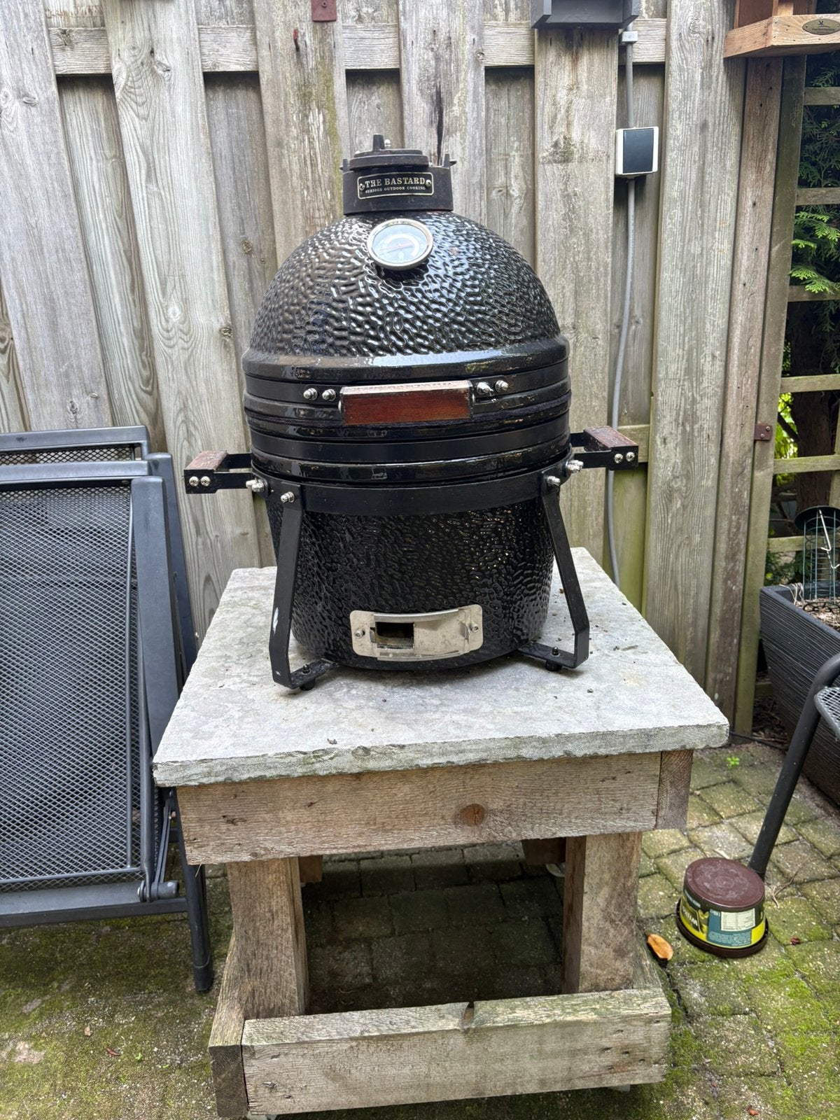 The bastard compact kamado bbq keramische bbq, Ophalen, Zo goed als nieuw, Met accessoires