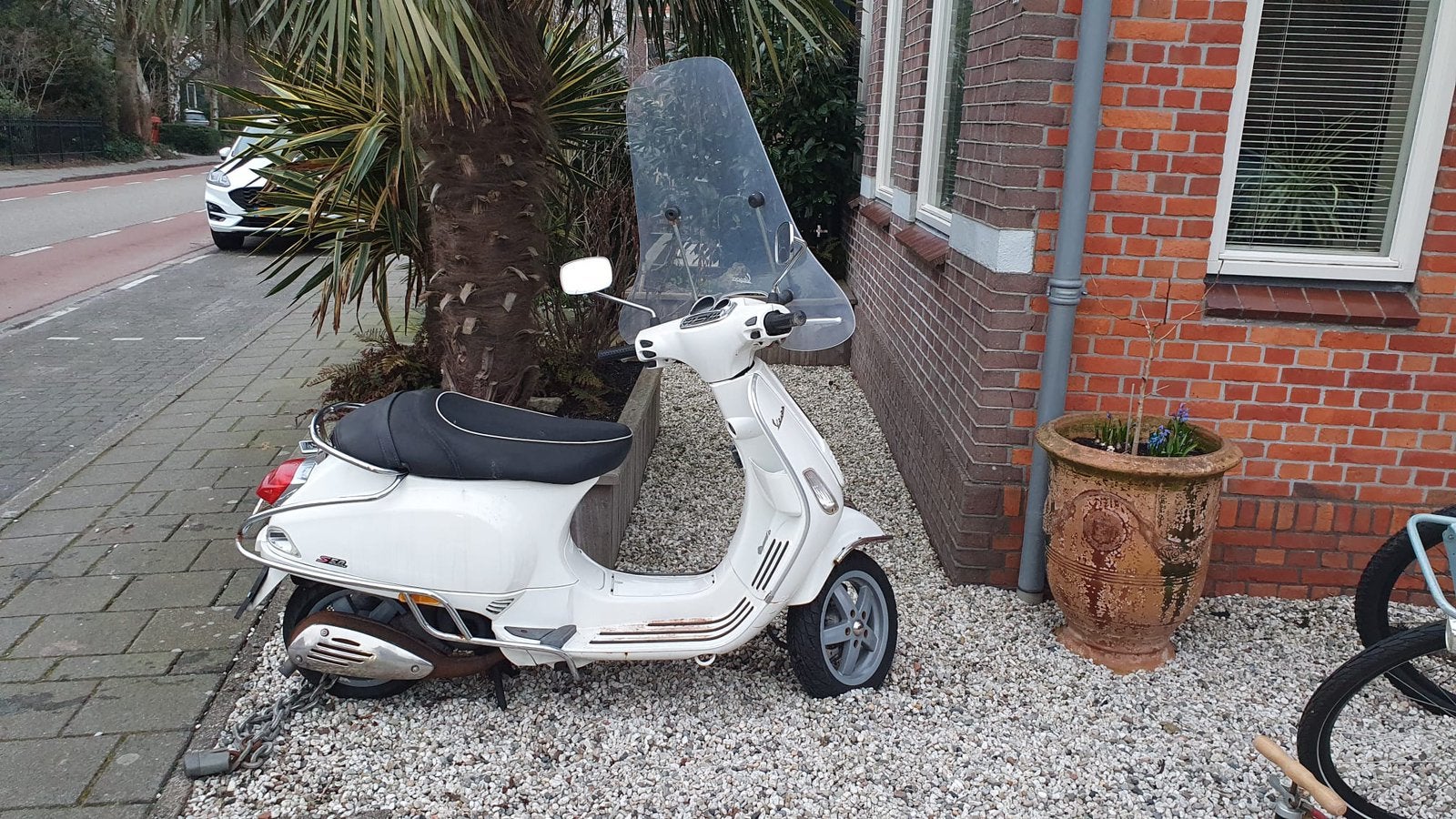Vespa 2009 wit, Fietsen en Brommers, Scooters | Overige merken, Ophalen, Zo goed als nieuw, Benzine