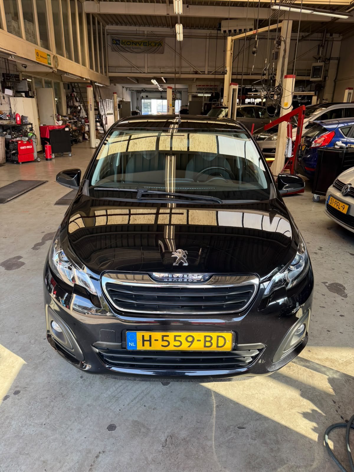 Peugeot 108 1.0 e-VTi  2020 Nieuw Koppeling, 4 stoelen, Zwart, Origineel Nederlands, Handgeschakeld