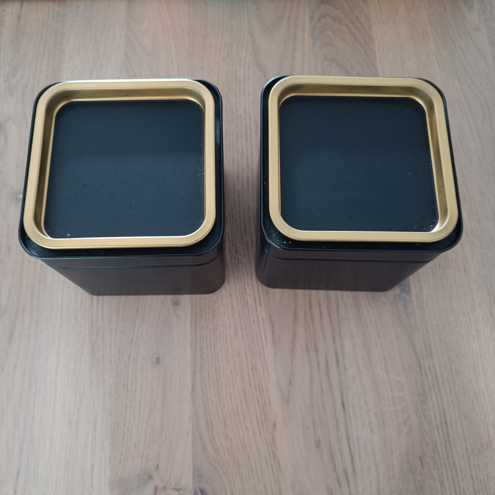 Twee thee blikjes ikea, Huis en Inrichting, Woonaccessoires | Onderzetters, Gebruikt, Metaal, Ophalen of Verzenden, Overige typen