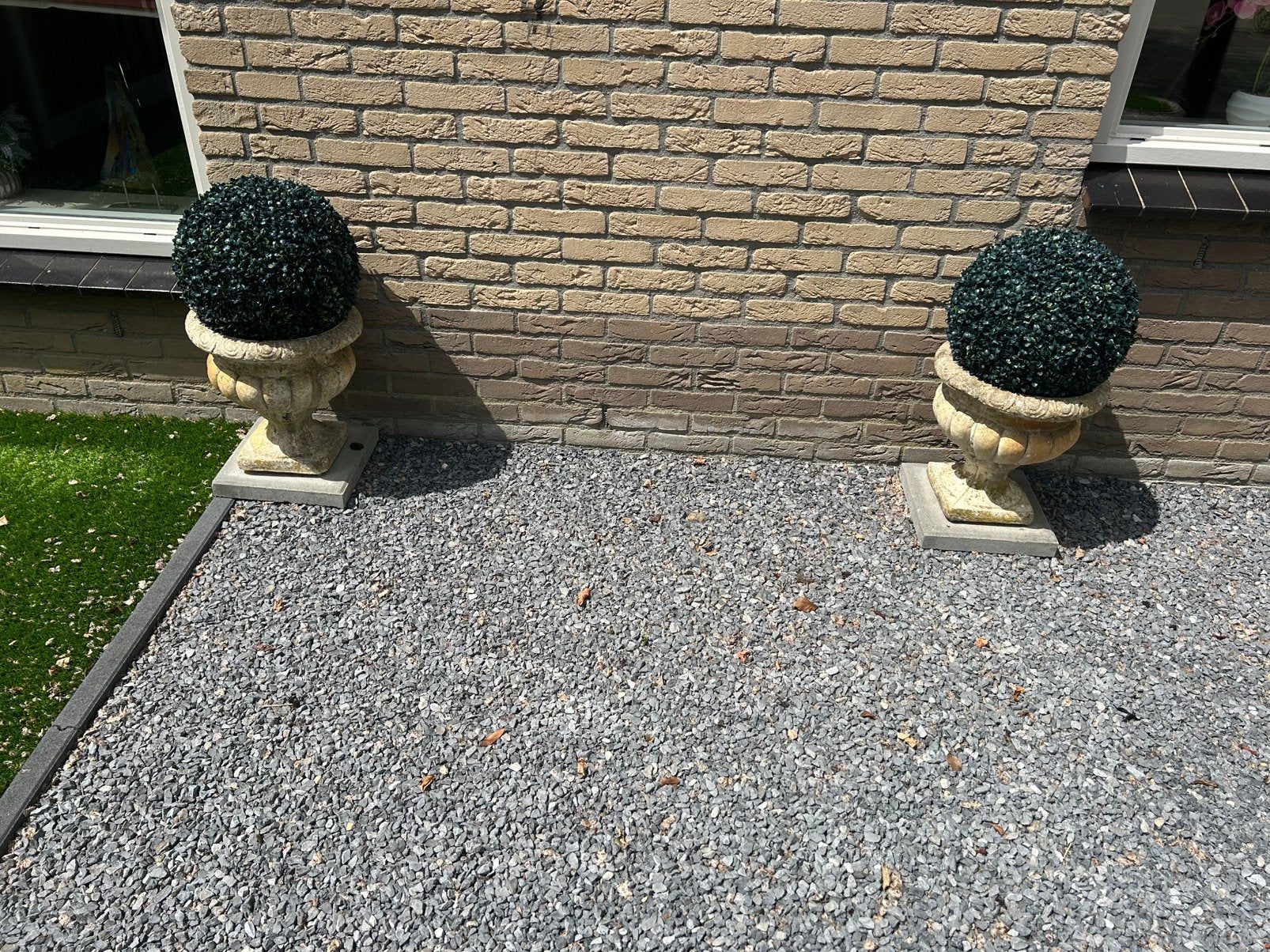 Betonnen tuinvazen met buxusbol, Ophalen, Gebruikt