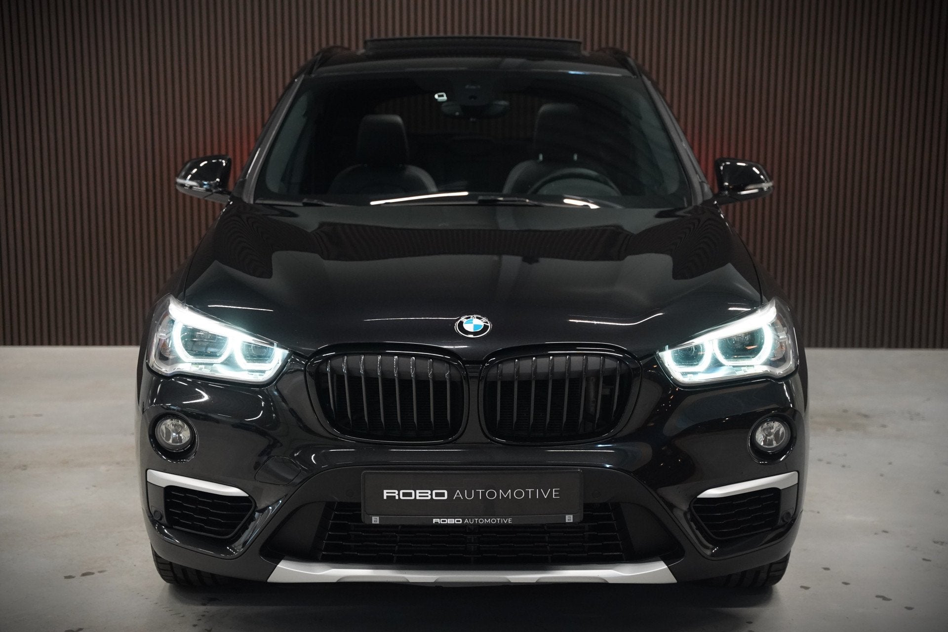 Foto 10 van BMW X1 xDrive20i High Executive | Panoramadak | Head-Up Disp