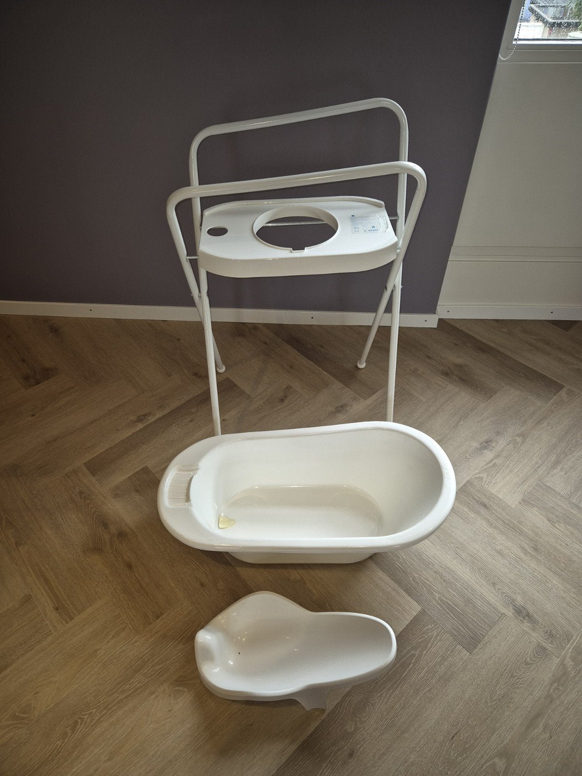 Compleet babybadje met standaard en zitje, Kinderen en Baby's, Gebruikt, Badje, Standaard, Ophalen