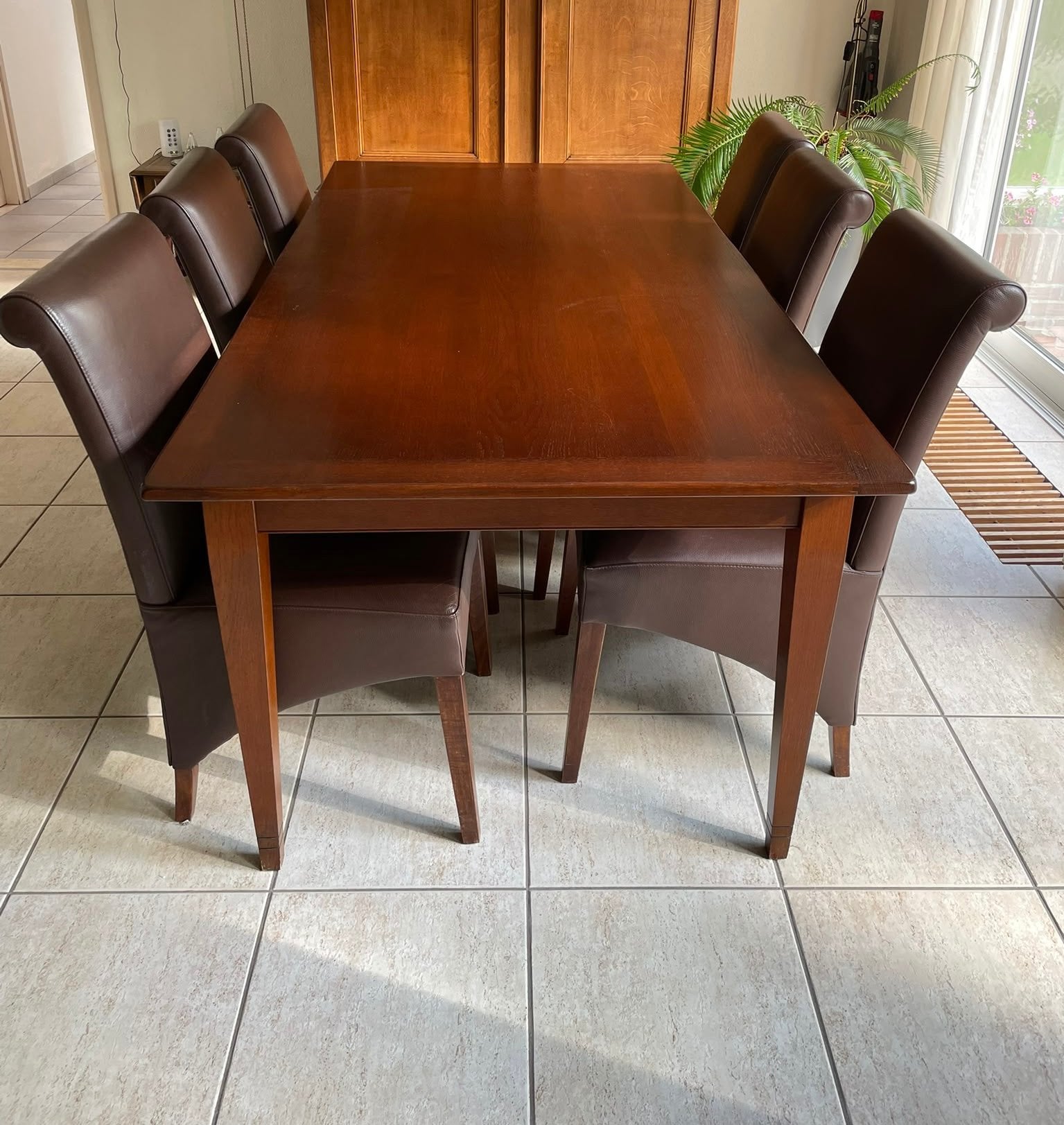 Klassieke eethoek. Eiken tafel 200x100 met 6 lederen stoelen, Huis en Inrichting, Ophalen, Zo goed als nieuw, 4 tot 6 stoelen