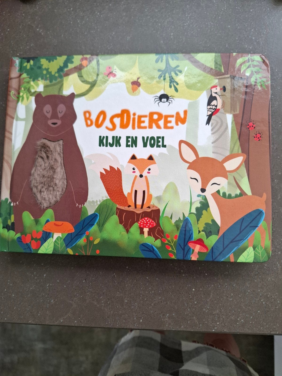Bosdieren Kijk en Voel boekje - als nieuw/perfecte staat, Boeken, Ophalen of Verzenden, Zo goed als nieuw, Uitklap-, Voel- of Ontdekboek