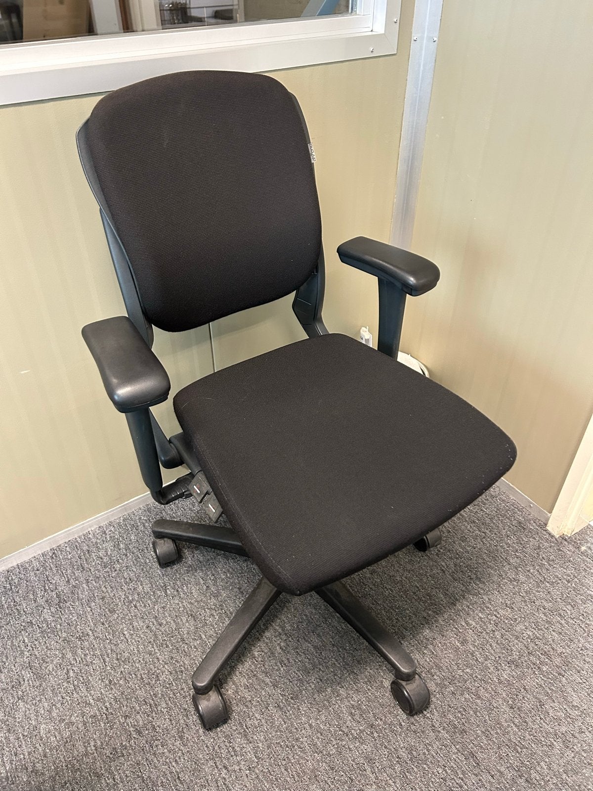 5 gebruikte bureaustoelen te koop in Amsterdam, Ophalen of Verzenden, Gebruikt, Zwart, Bureaustoel