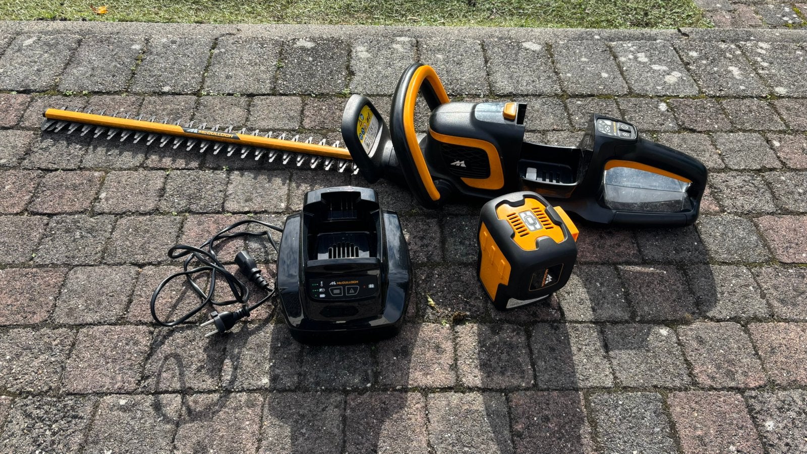 McCulloch PowerCut Li-58HT 58V Heggenschaar (accu defect), Ophalen, Gebruikt, Accu, McCulloch