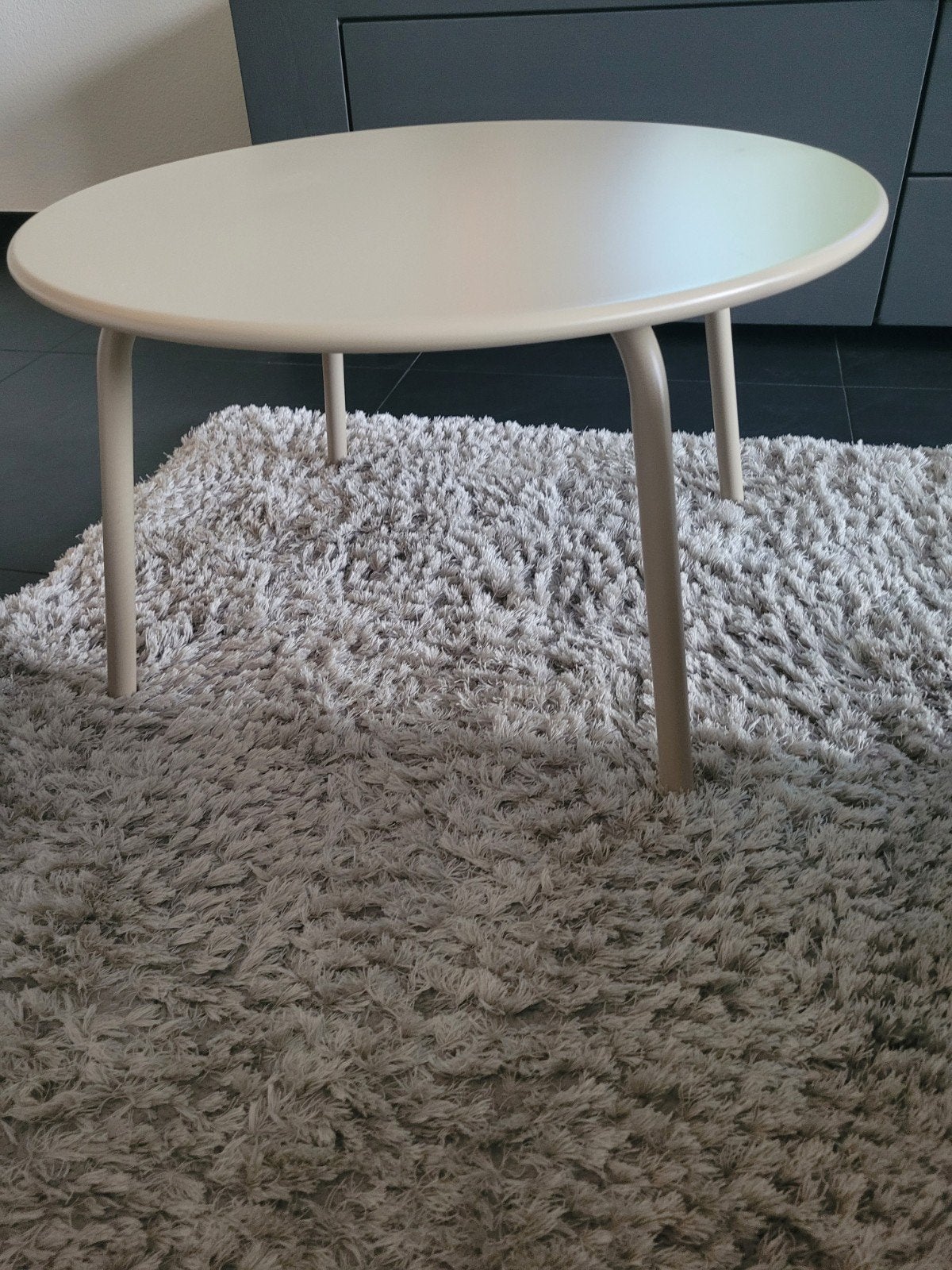 tafeltje beige., Huis en Inrichting, Tafels | Bijzettafels, Ophalen, Nieuw, Rond