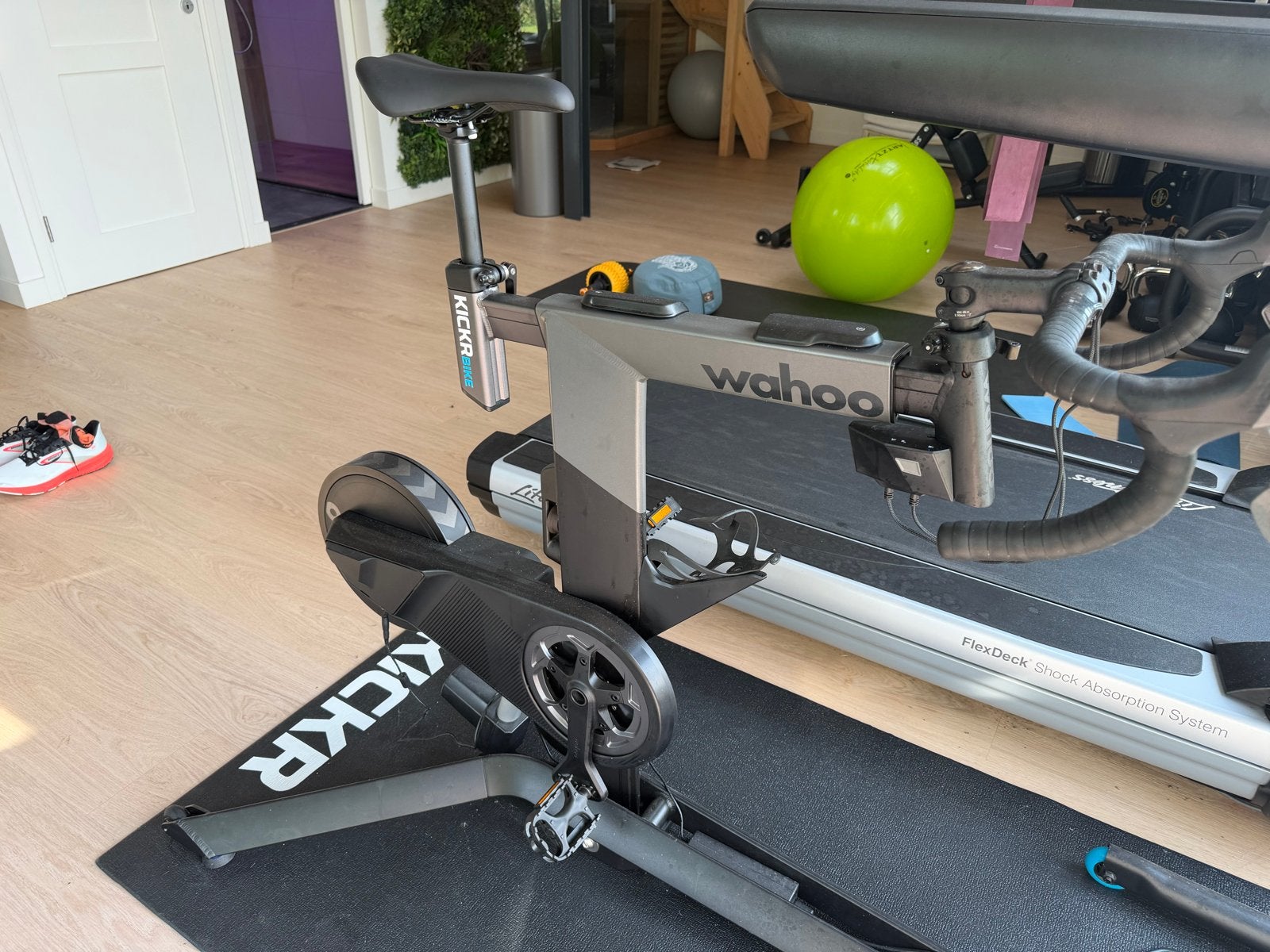 Wahoo KICKR Bike Smart Trainer - Zo goed als nieuw, Sport en Fitness, Ophalen, Spinningfiets, Zo goed als nieuw, Metaal